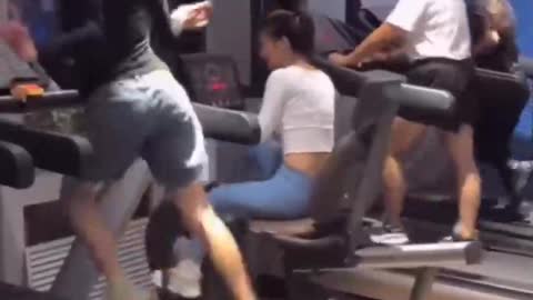 Incorrect way on the treadmill