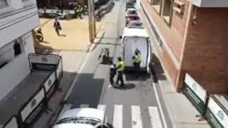 Video: Hombre que portaba un revólver intentó huir de la Policía en Piedecuesta