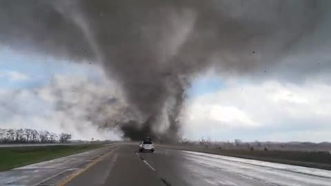 Incredible tornado intercept just now north of Lincoln Nebraska!!