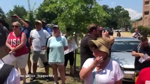 “Look Ahead America” activists gather outside DC jail to "Free Political Prisoners" rally