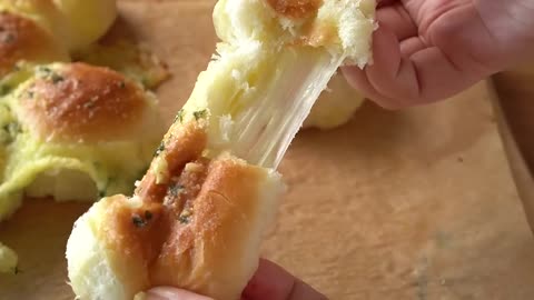 Cheese garlic bread recipe/no need to knead
