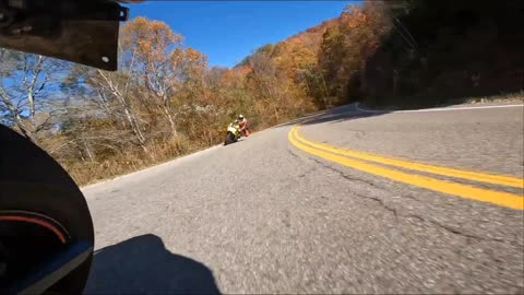 Yamaha R1 60th Anniversary Edition chasing MT10. Brutal sound