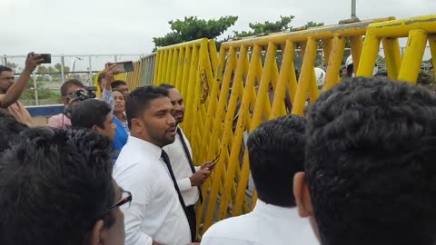 Police raid protest camp in Sri Lanka