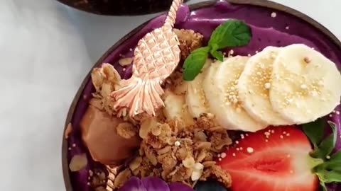 Is it FINALLY socially acceptable to have sweet and smooth smoothie bowls for breakfast