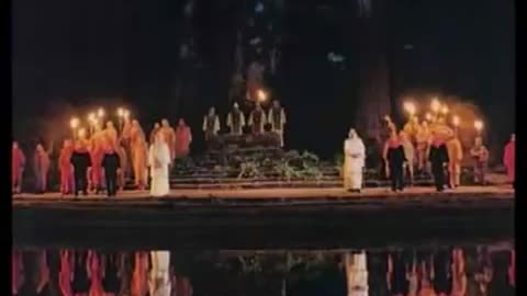 Bohemian Grove🏳️‍🌈 DOCUMENTARIO l'annuale raduno che si tiene dal 1878 a metà luglio al Bohemian Club che è un campeggio privato situato al 20601 Bohemian Avenue,Monte Rio nella contea di Sonoma in Kalì-fornia in un bosco di sequoie