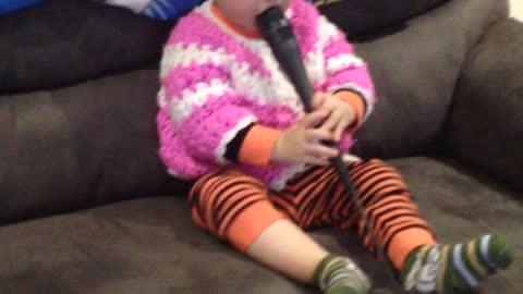 Toddler's karaoke attempt