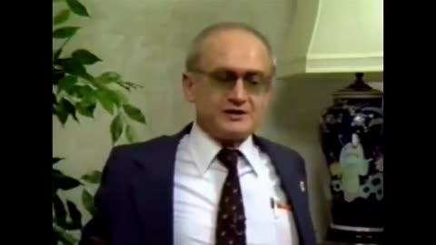 From 1983 -Yuri Bezmenov (former KGB) explains LEFTIST BRAINWASHING in the USA
