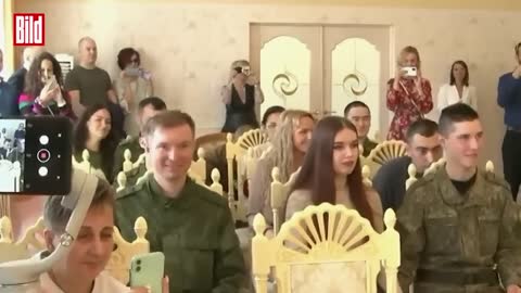 Putin verheiratet Soldaten im Eilverfahren, um sie an die Front zu kriegen