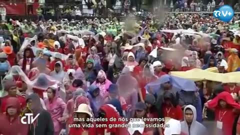 Menina Filipina fez pergunta que deixou o papa e o mundo sem resposta.