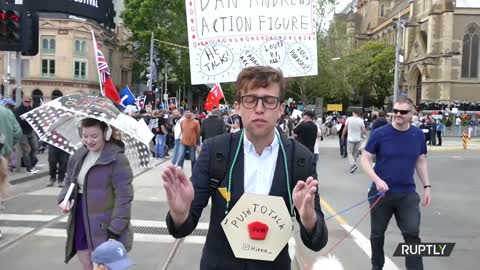 Australia: Thousands of anti-Vaxxers take to Melbourne streets - 04.12.2021