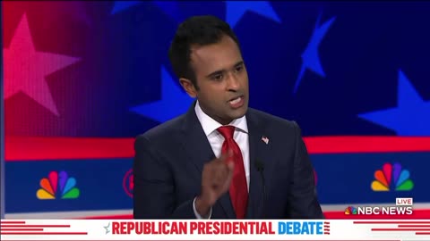 Vivek Ramaswamy brutally attacks Fake News right to their faces at Republican Debate!
