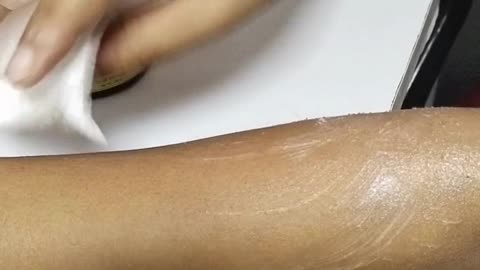 Matte Magic: Oil-Control Body Scrub for Oily Skin!