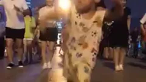 japanese baby dancing