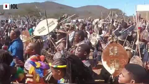 Well wishers streaming at KwaKhangalemankengane palace