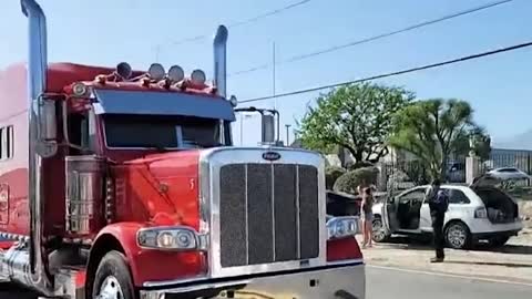 TRUCKERS...'THE PEOPLES CONVOY' ROLLING INTO CALIFORNIA FOR FREEDOM
