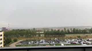Huge Lightning Strike Scares Videographer