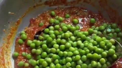 How to Make Delicious Peas Mushroom Gravy at Home? 🍄🌿 Easy Recipe Inside! #VeganRecipes