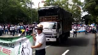 Avanza marcha por paro de docentes en Bucaramanga