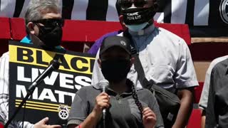 Concentración por la justicia racial y laboral en Los Ángeles