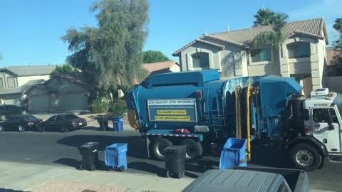 Town of Gilbert recycle truck.