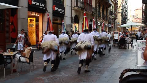 Adorable Show Of Paradise On The Street