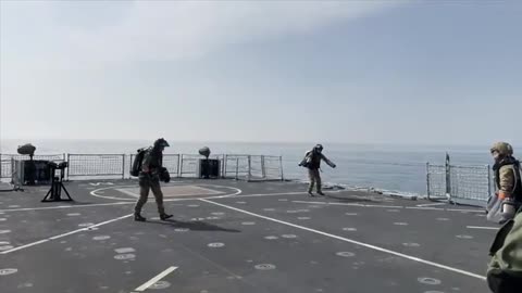 Raketenmann bei Manöver der Royal Navy (2. Mai 2021)