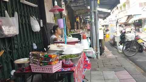 poor neighborhood in bangkok city