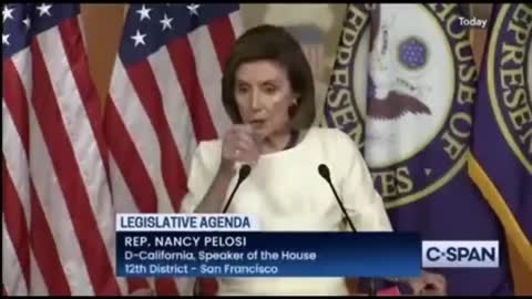 Ada Yang Janggal Dengan Ketua DPR AS Nancy Pelosi Saat Press Conference !