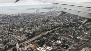 Landing in San Diego filmed from inside the plane.