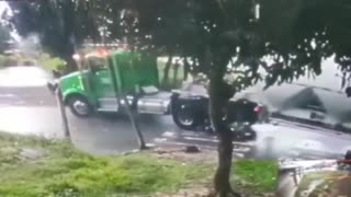 Motociclista se salvó de ser arrollado por una mula en la vía San Gil-Bucaramanga