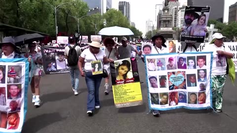 Moms protest Mexico's missing on Mother's Day