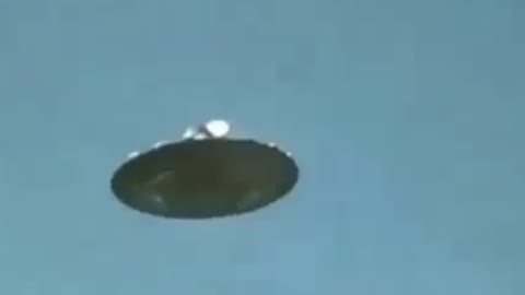 RARE and CLEAR FOOTAGE of an UFO filmed with high resolution camera?!?!?!