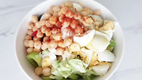 Avocado, Chickpea & Egg Salad - Easy Healthy Salad Recipe For Lunch