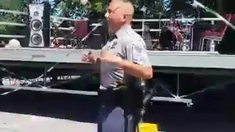 Police Officer Pulls Amazing Moves While Doing Double Dutch