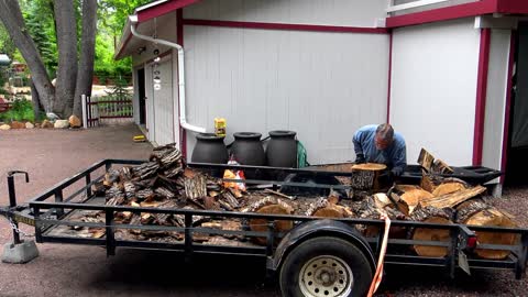 Peeling Oak Bark, for Mulch in High Speed