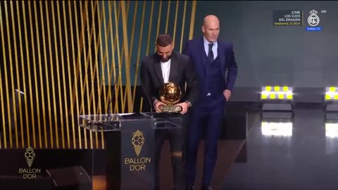 The moment the Ballon d'Or 2022 was handed over.