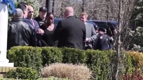 WATCH: Dem NY Gov. Hochul TURNED AWAY at wake for slain NYPD officer