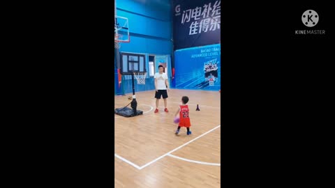 Baby boy show his amazing shooting like Stephen Curry