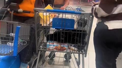 Shoppers intervene over shivering child