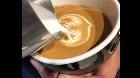 Inverted Rosetta latte Art