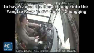 Pelea provoca accidente de Bus en China