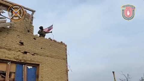 An American fights for Russia and plants an American flag in Avdeevka!