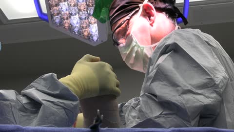 Orthopedic Surgeon Explains How To Repair a Quadriceps Tendon Rupture | Scott A. Barbour, M.D.