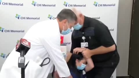 People Dying Fainting from Vaccine / mask