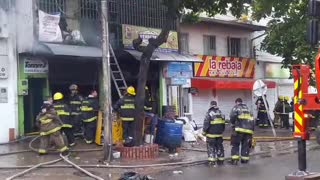 Incendio se presenta en ferretería en el Barrio Caldas, Floridablanca