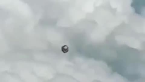 LEAKED!!! FLYING CUBE shaped UFO's video-Commercial Airliner Pilot's Cellphone? 👉👉👉 Follow me