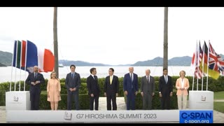 G7 Leaders Gather for Family Photo