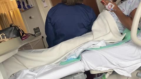 Nurse Passes Out While Patient Is in Labor