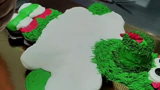 Philly Phanatic cupcake cake