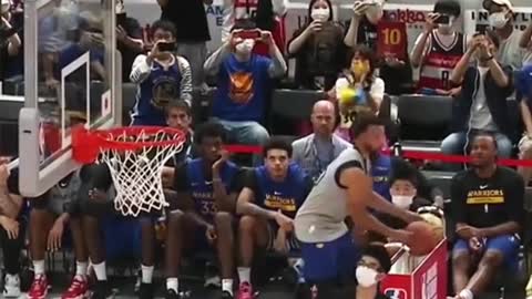 Curry did a no-look shot during the 3-Point contest in Japan